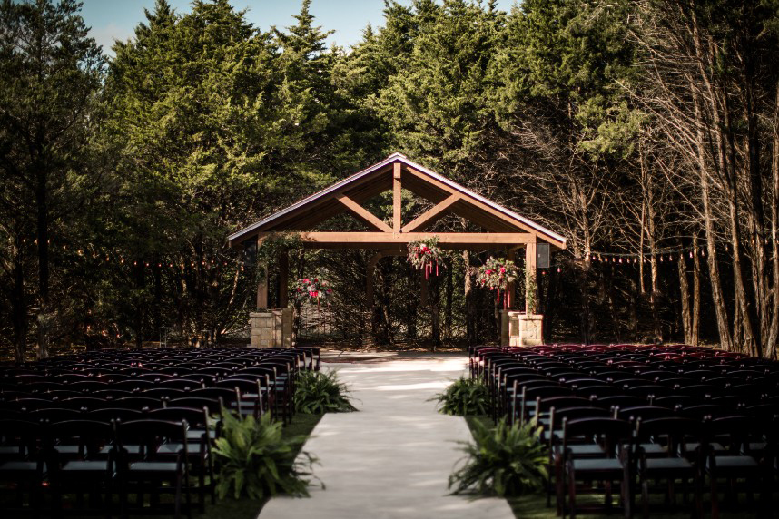 10 Rustic North Texas Wedding Venues Full of Southern Charm